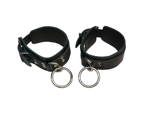Handmade Leather Bondage/BDSM Plain Wrist Cuffs — Black (Daily Wear Design)