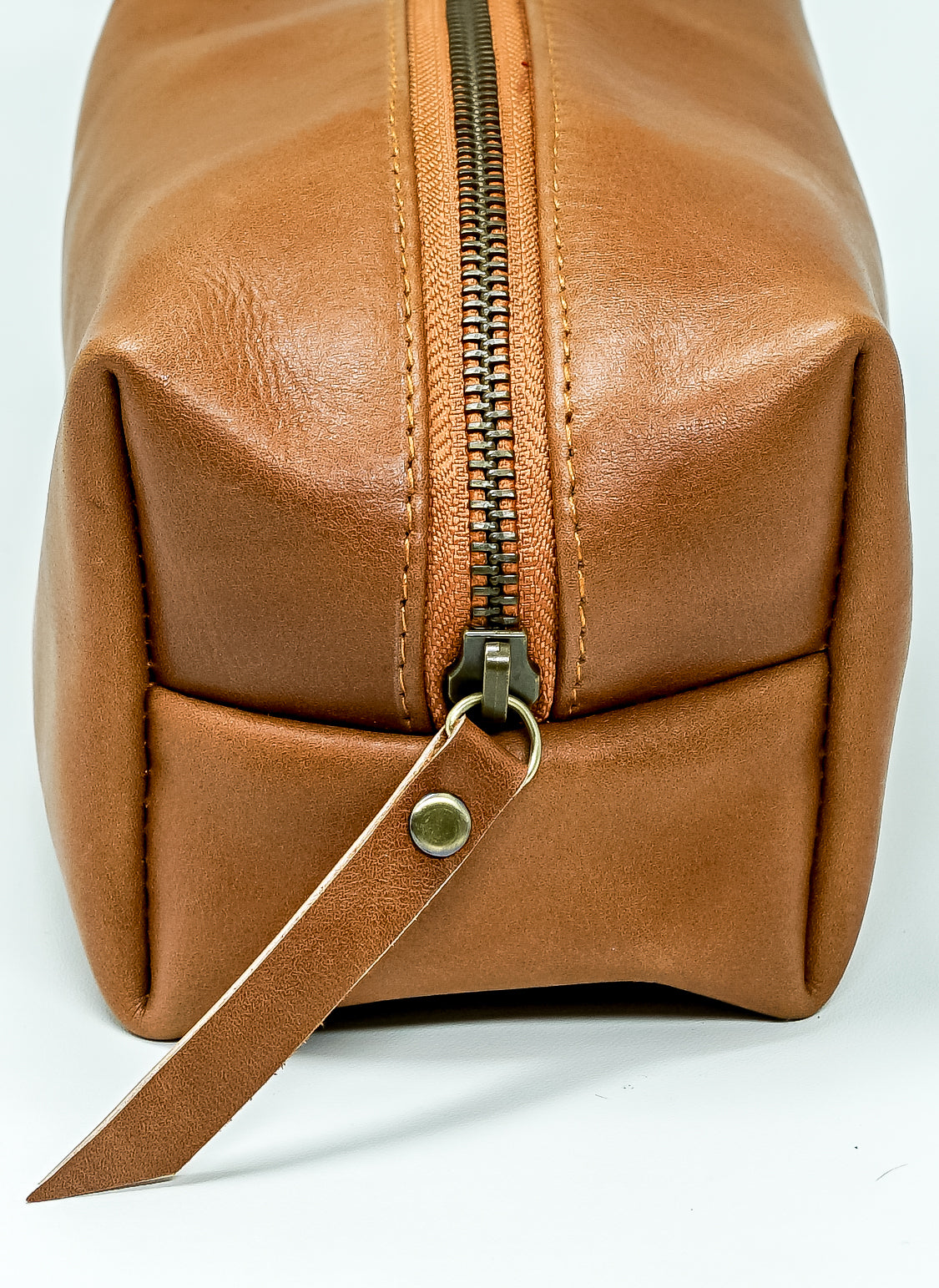 100% Cow Leather, Quality, Hand Made Toiletries Bag Unisex. Available in Black, Red , Tan and Brown