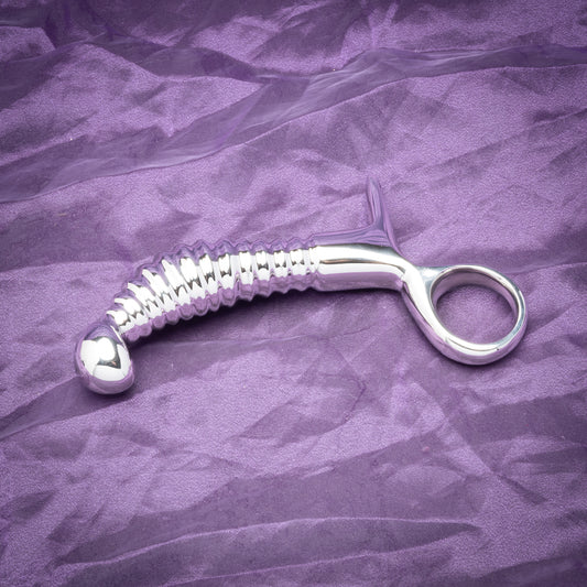 DD Scissor Grip Slight Curved, Ribbed; Butt Plug – Stainless Steel