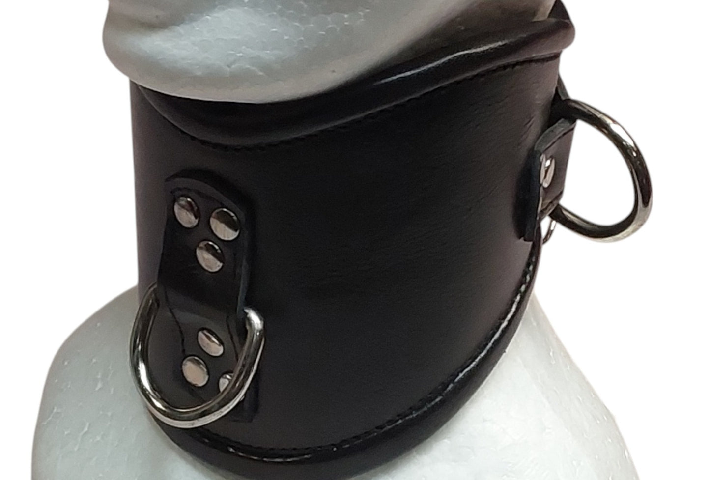 Hand-Made Leather Posture Collar with 3 D-Rings – BDSM Neck Restraint with Chin Support Plate