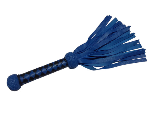 Handmade Lamb Leather Flogger – Soft 30 Falls, Short 15 cm Handle, 19 cm Length, 65 g, Assorted Colours, Luxury Feel